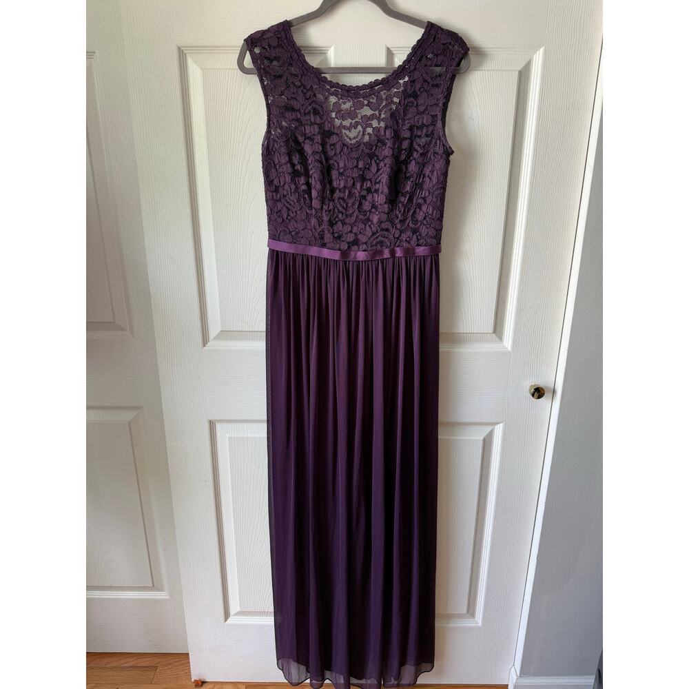 David’s‎ Bridal Aubergine Purple Lace Chiffon Bridesmaid Formal Gown NWT Size 8